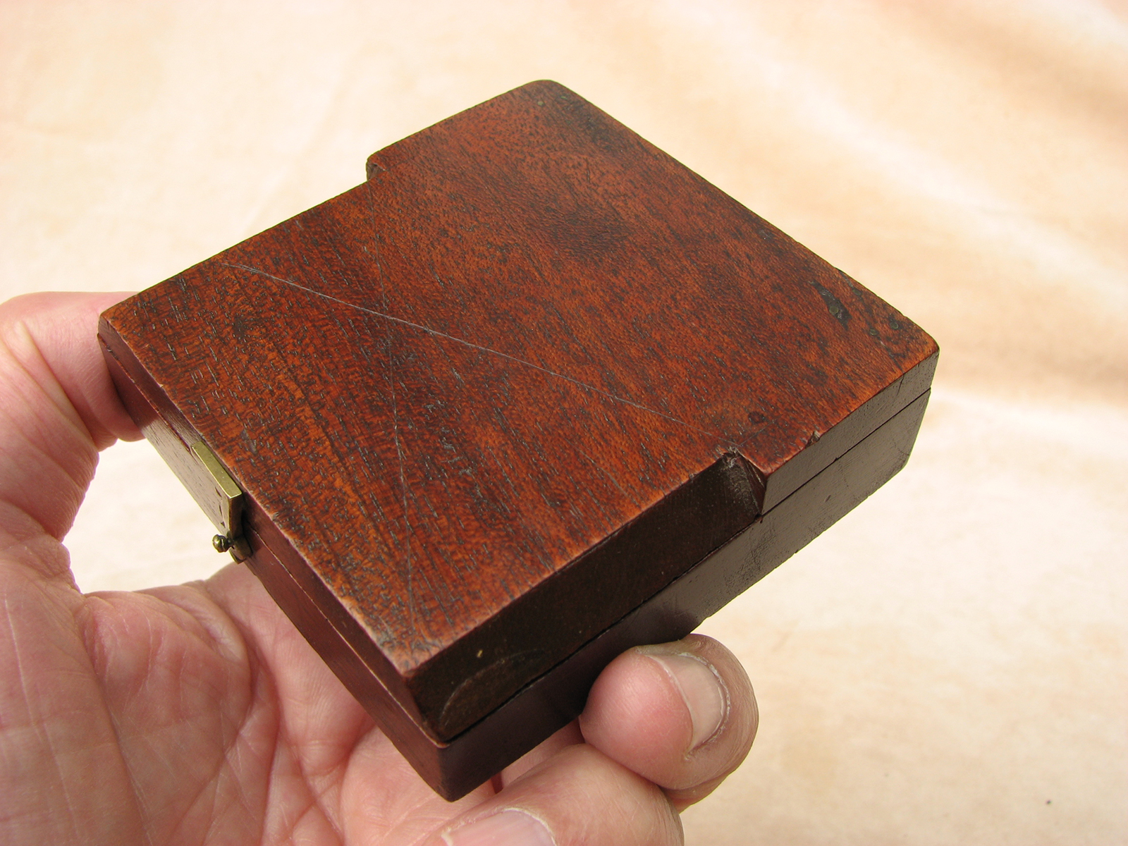 Antique Georgian mahogany cased pocket compass - circa 1820